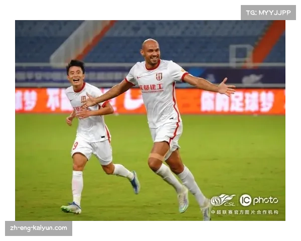 成都蓉城外援费利佩成进攻核心，融入球队快节奏打法